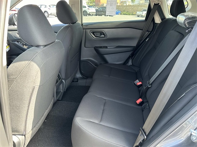 Vehicle image 8 of 18