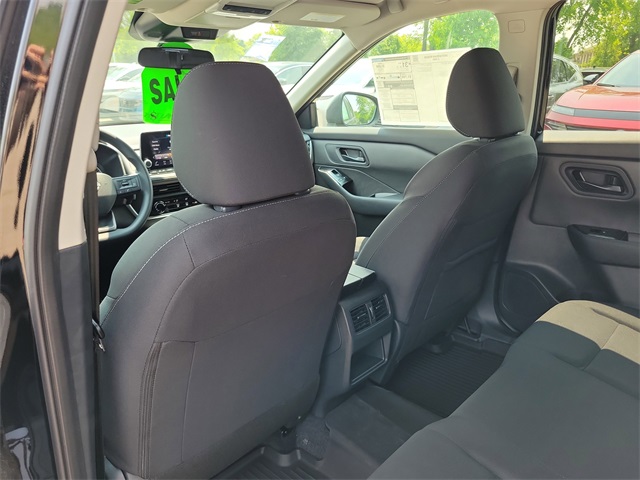 Vehicle image 25 of 26