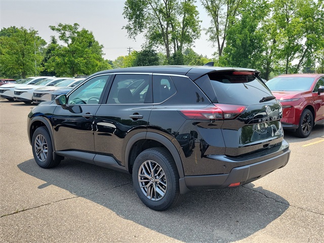 Vehicle image 4 of 26