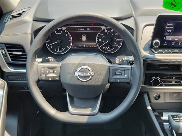 Vehicle image 21 of 26