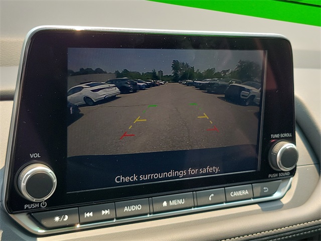 Vehicle image 14 of 26