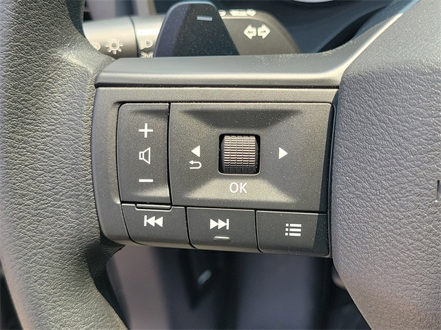 Vehicle image 11 of 26