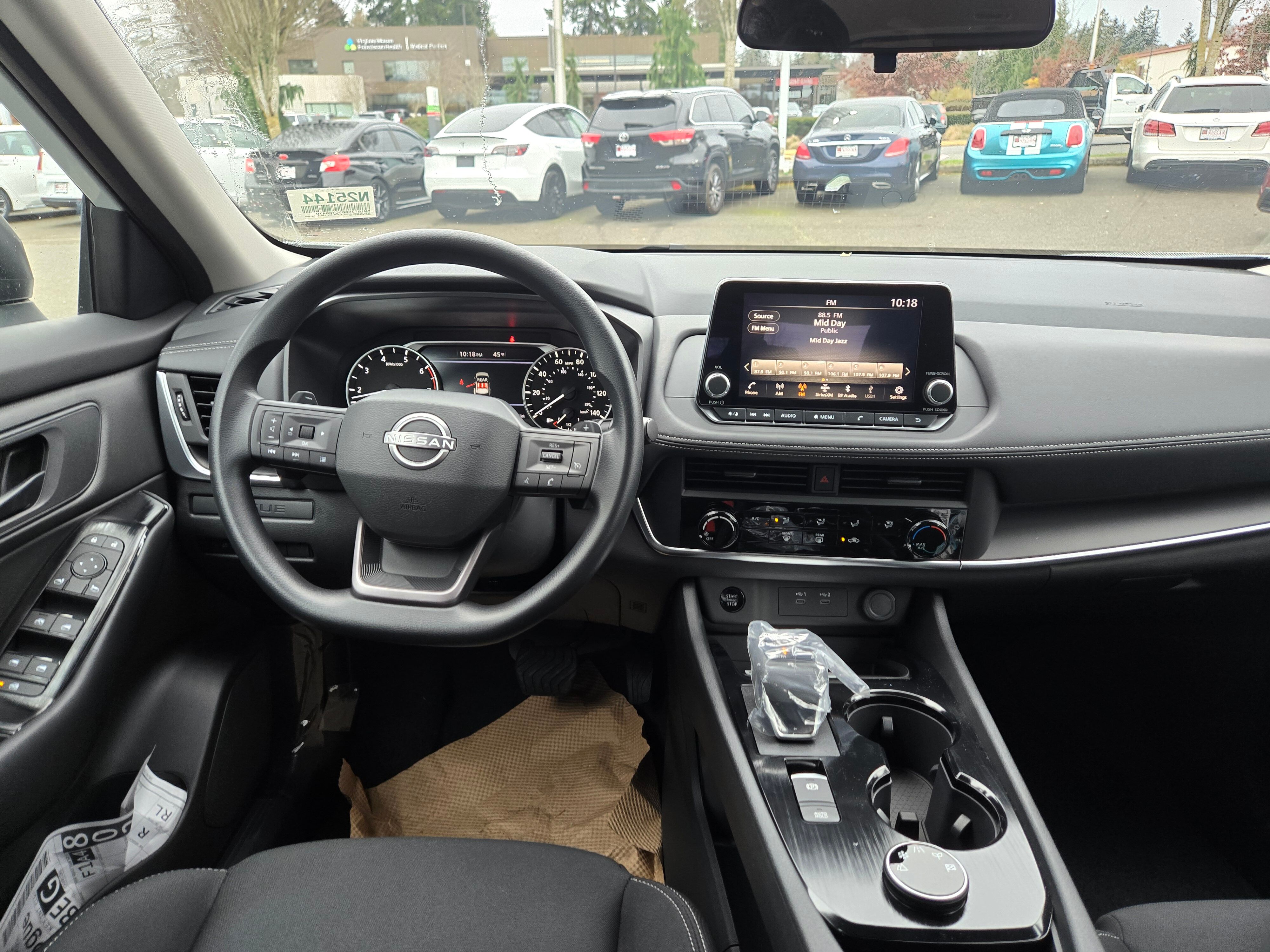 Vehicle image 13 of 24