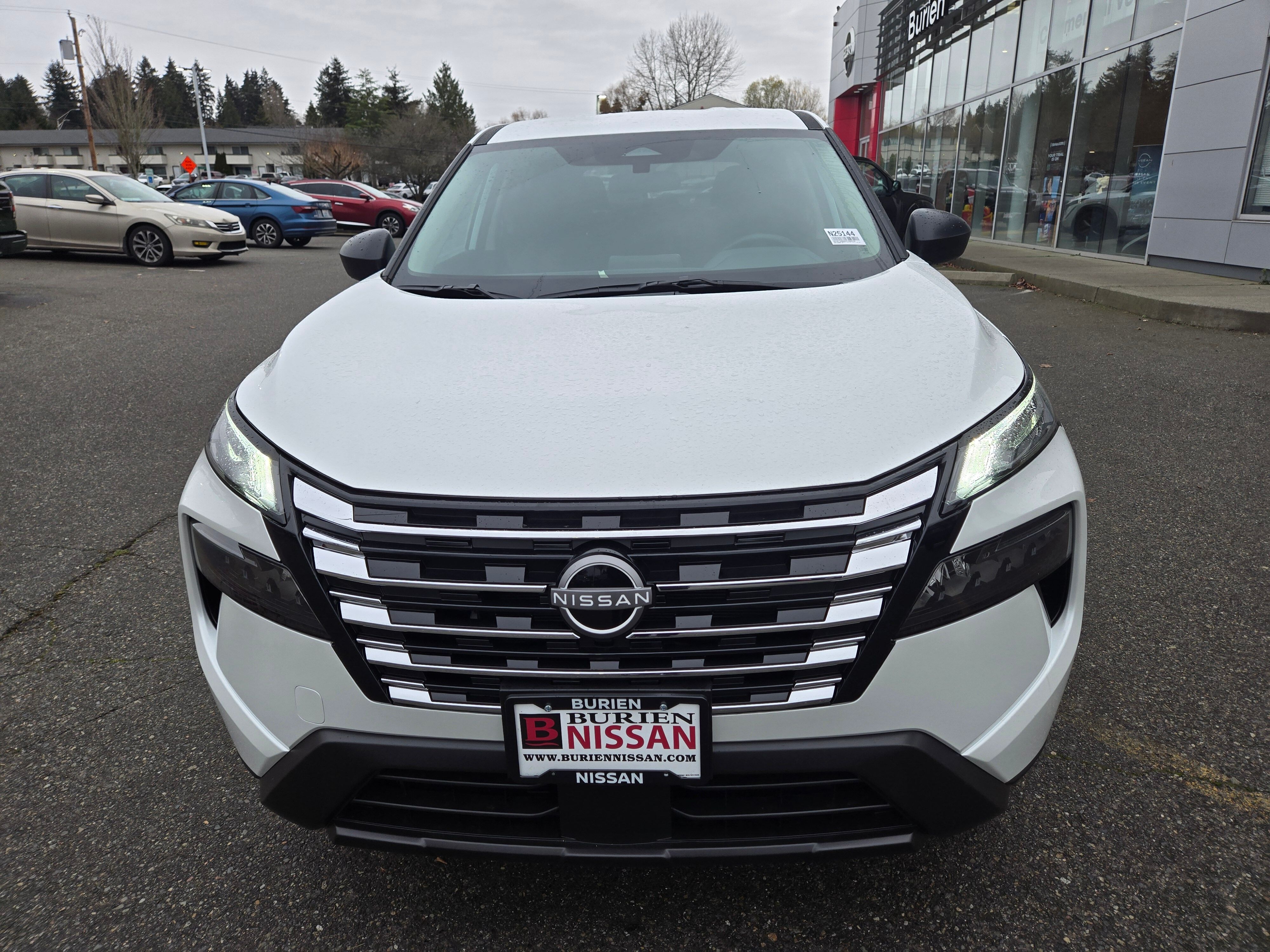 Vehicle image 8 of 24