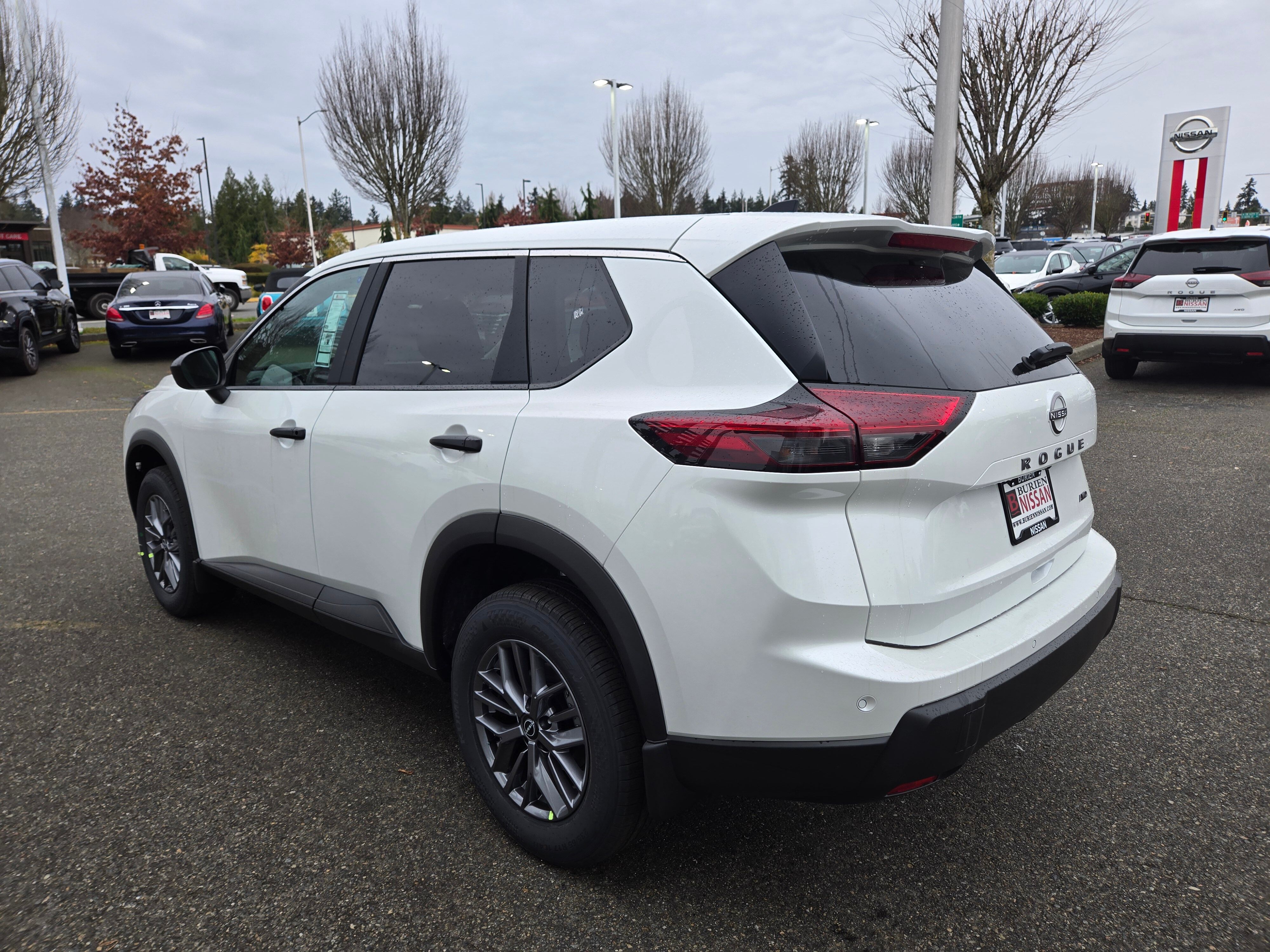 Vehicle image 6 of 24