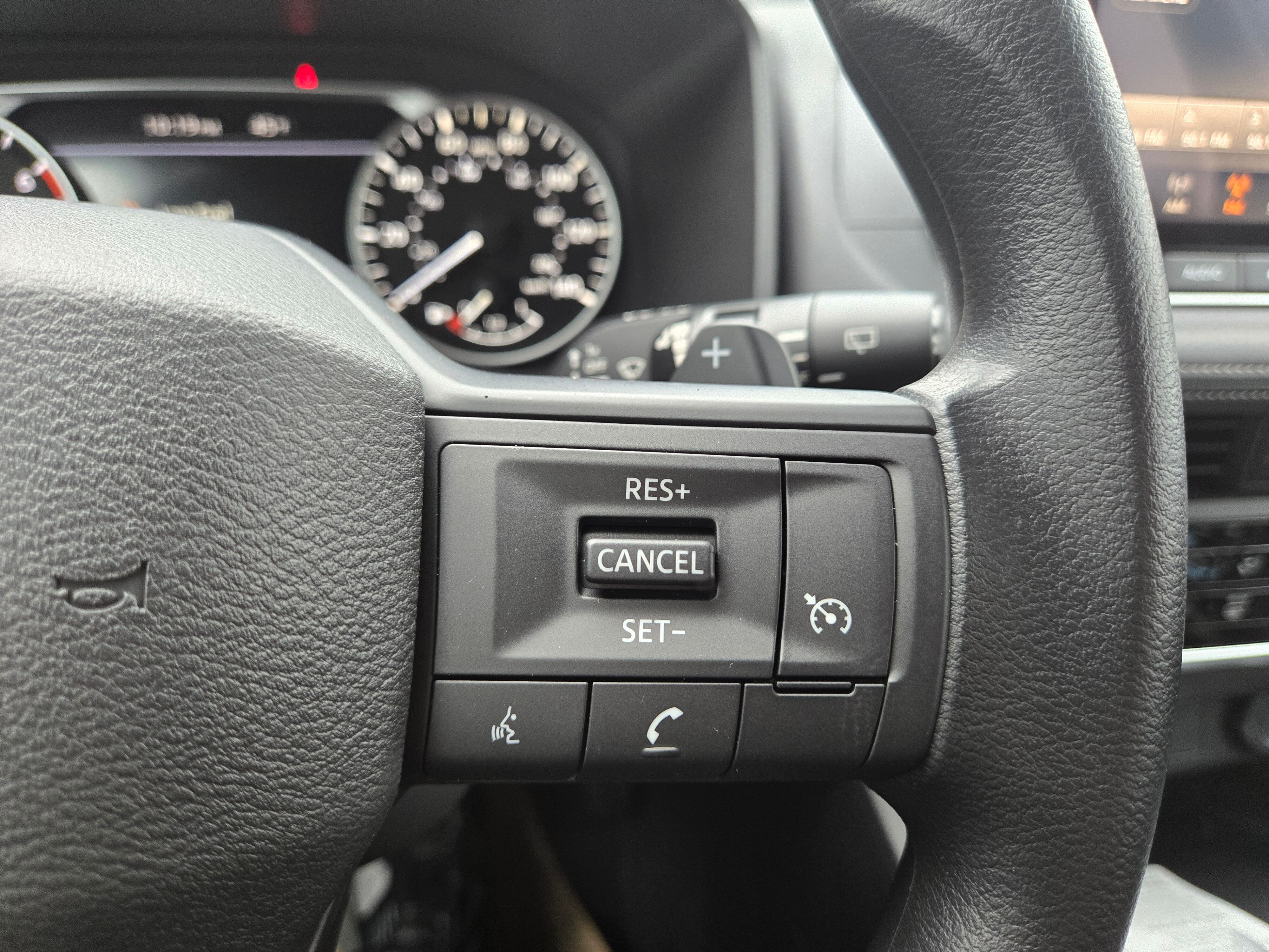 Vehicle image 21 of 24
