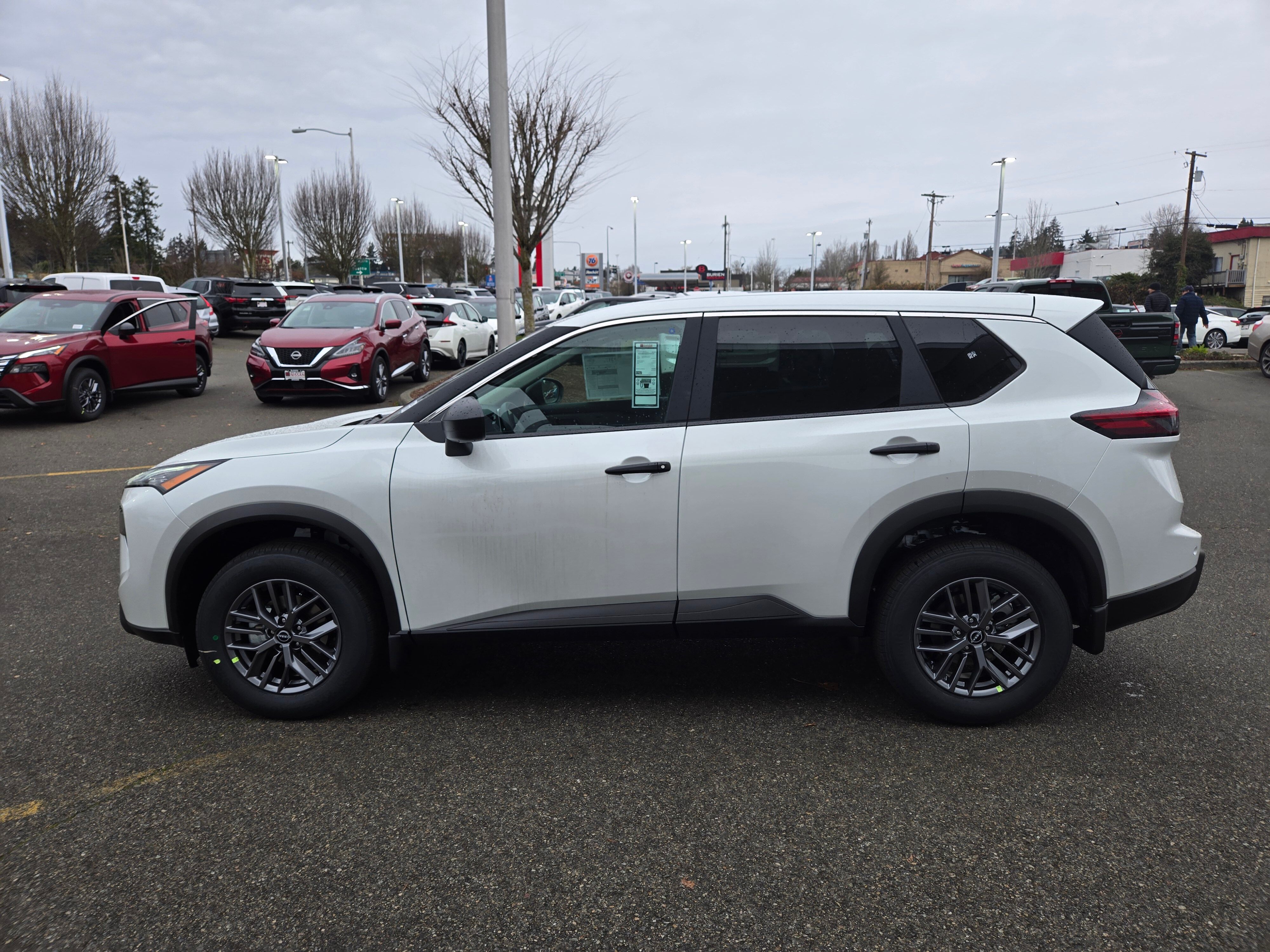 Vehicle image 7 of 24