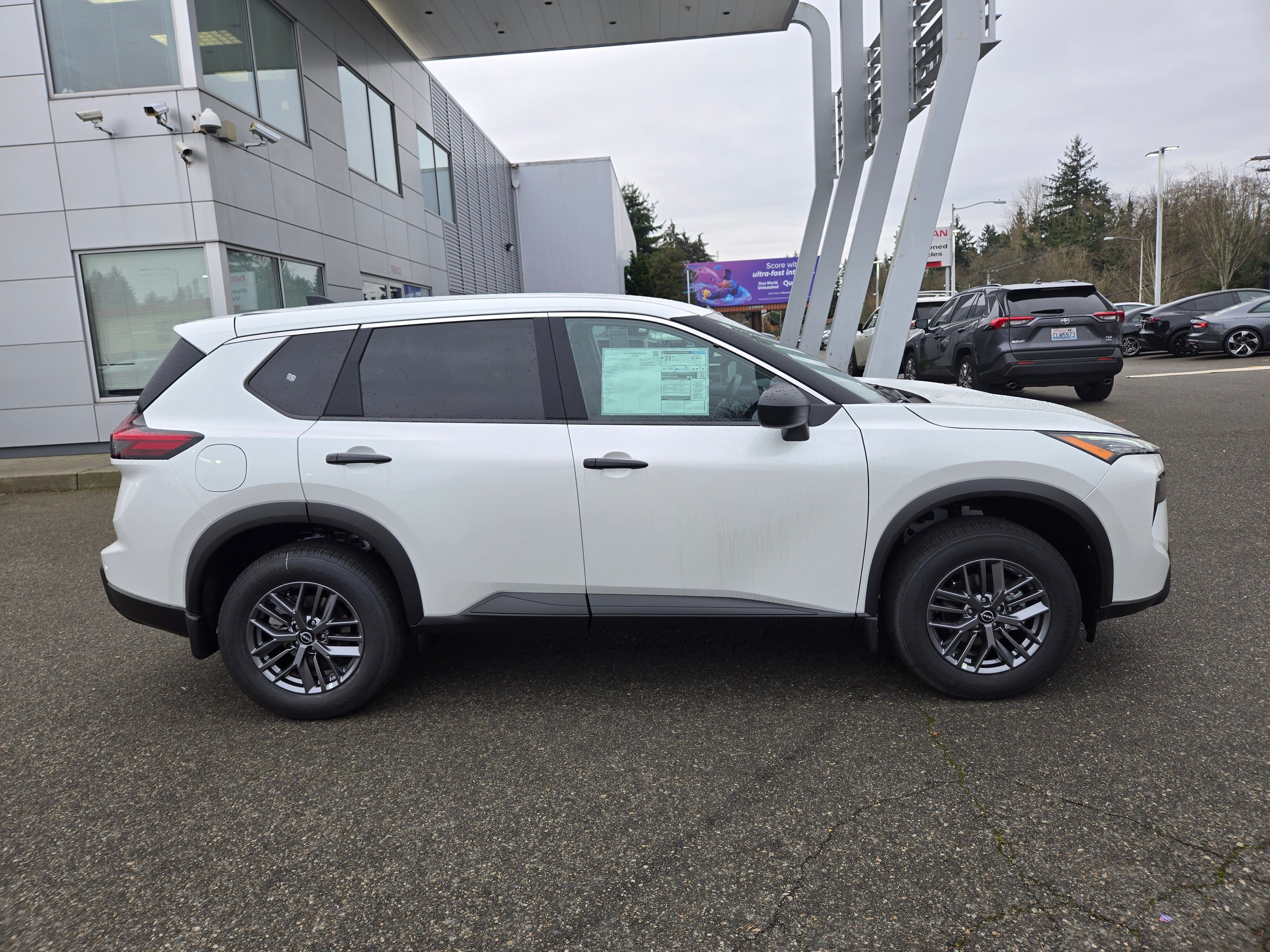Vehicle image 3 of 24