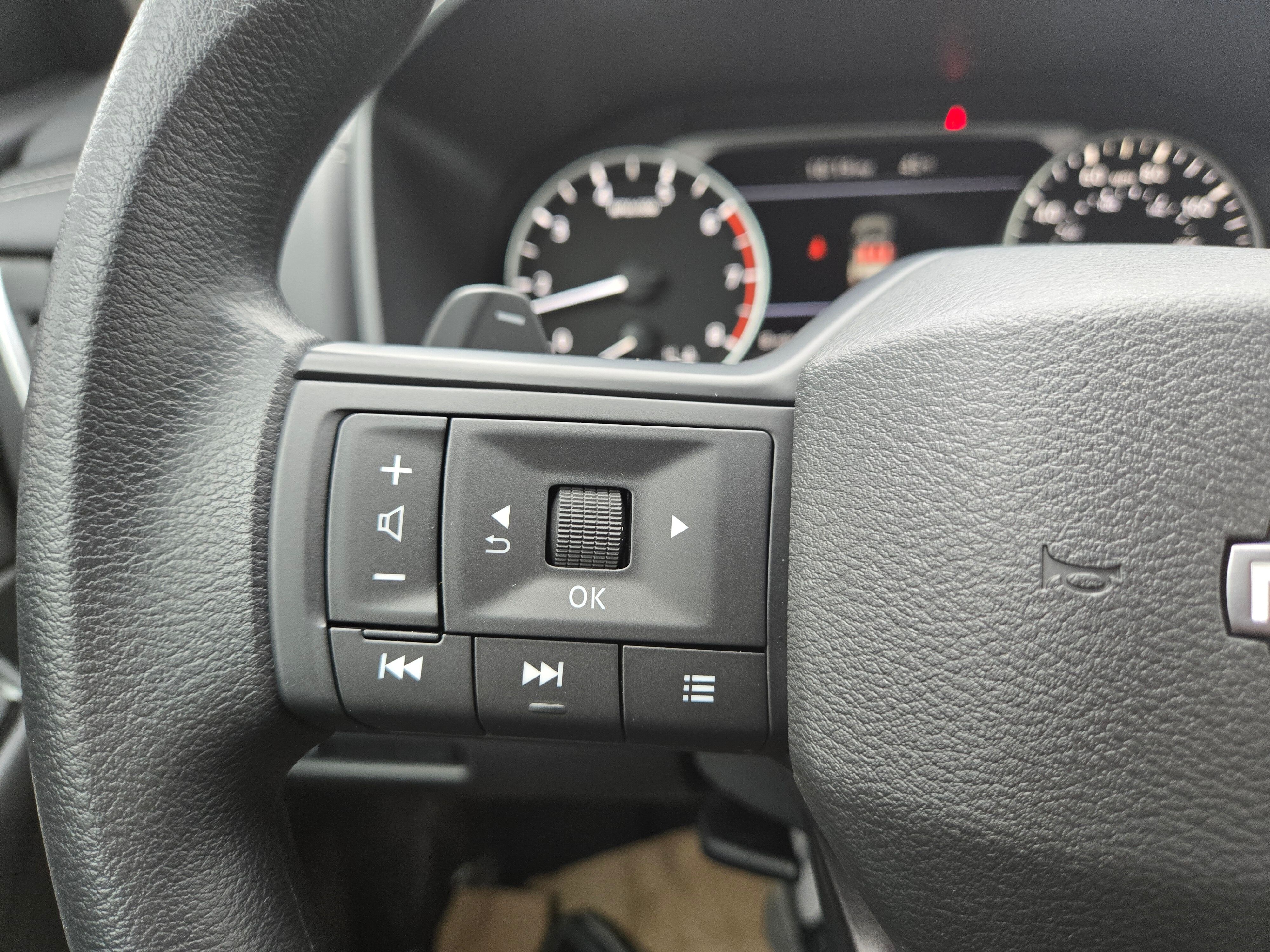 Vehicle image 22 of 24