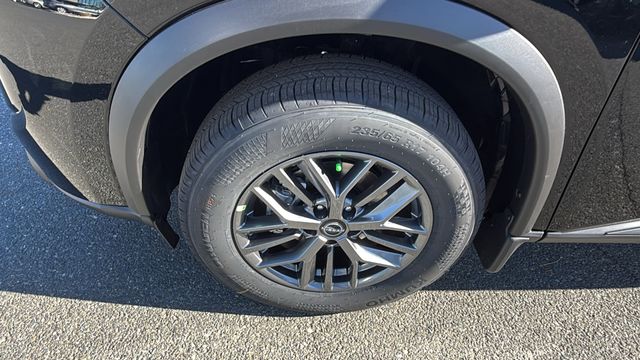 Vehicle image 10 of 35