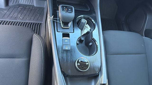 Vehicle image 24 of 35