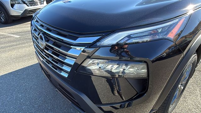 Vehicle image 9 of 35