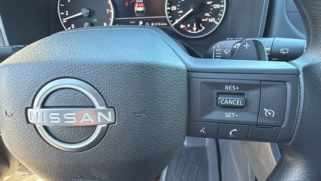 Vehicle image 31 of 35