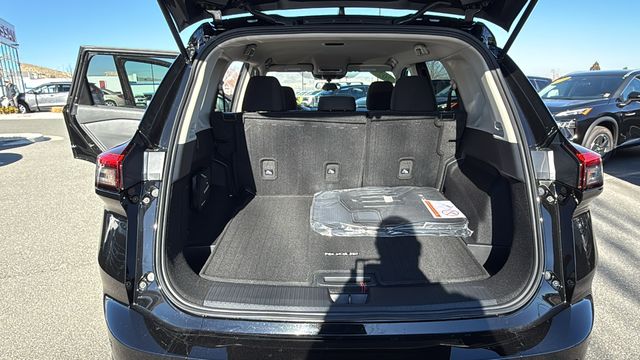 Vehicle image 11 of 35