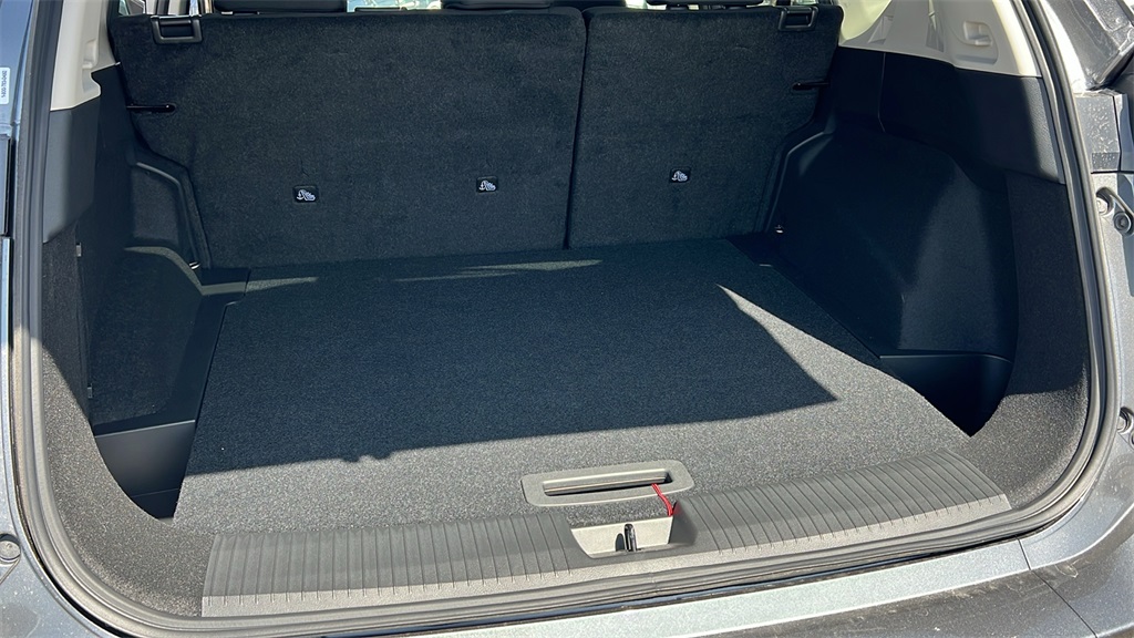 Vehicle image 27 of 30