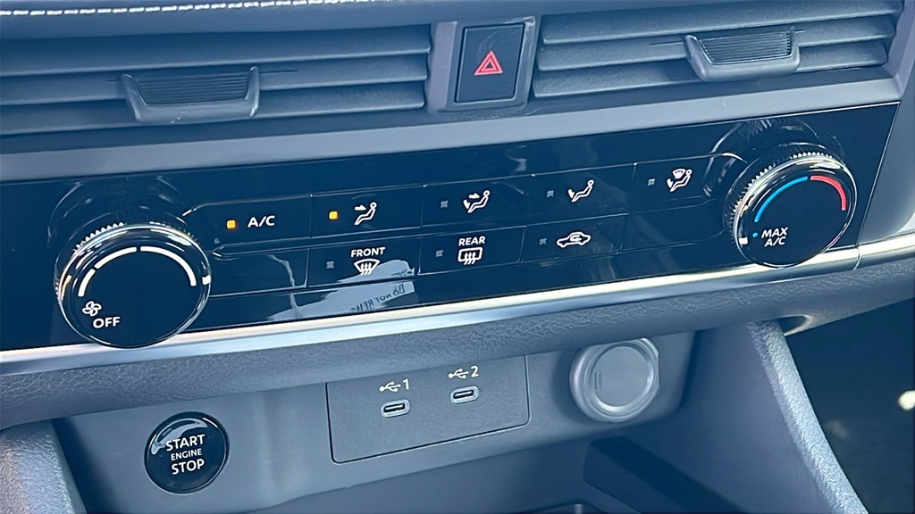 Vehicle image 14 of 30