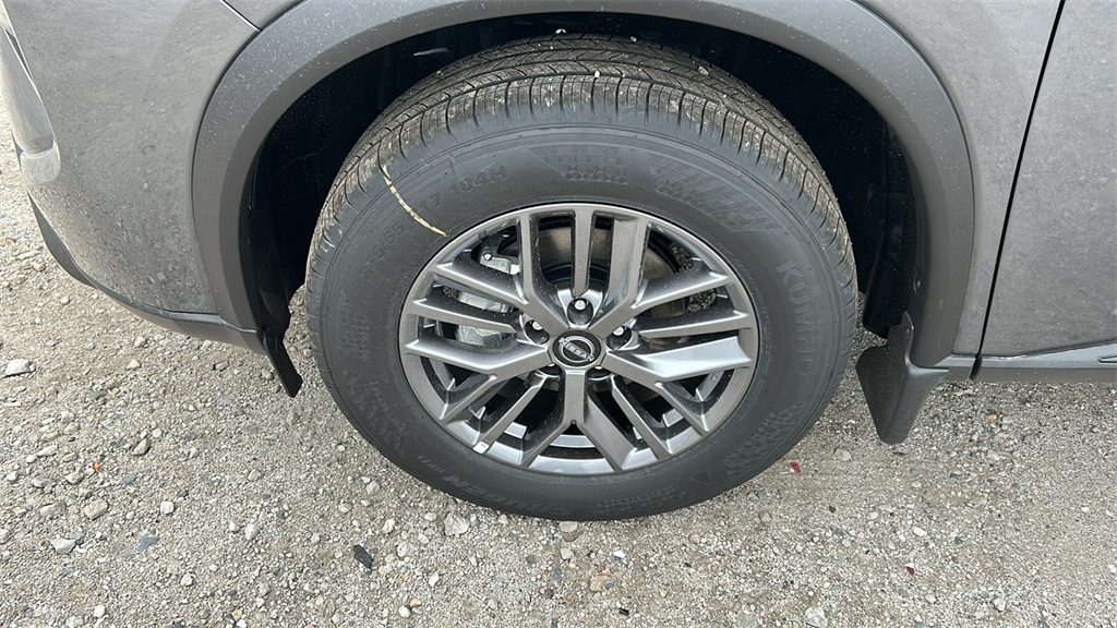 Vehicle image 11 of 30