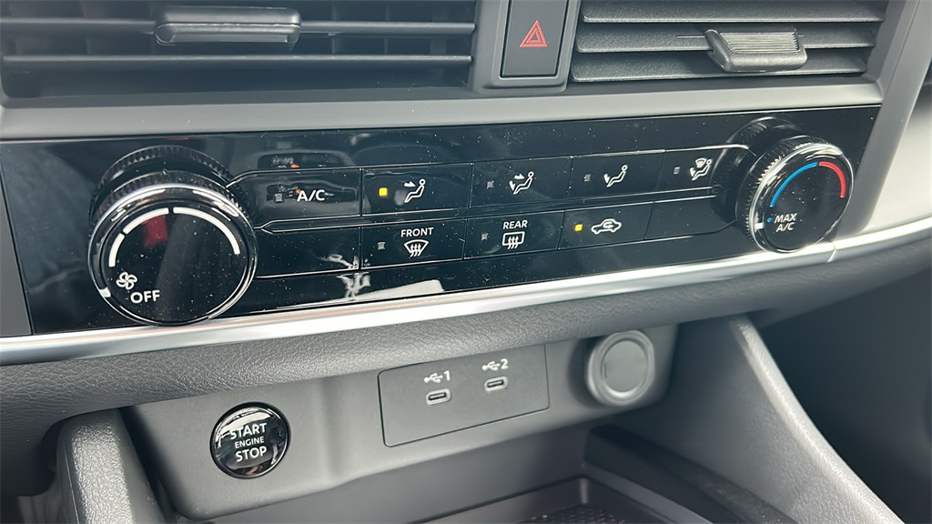 Vehicle image 16 of 30