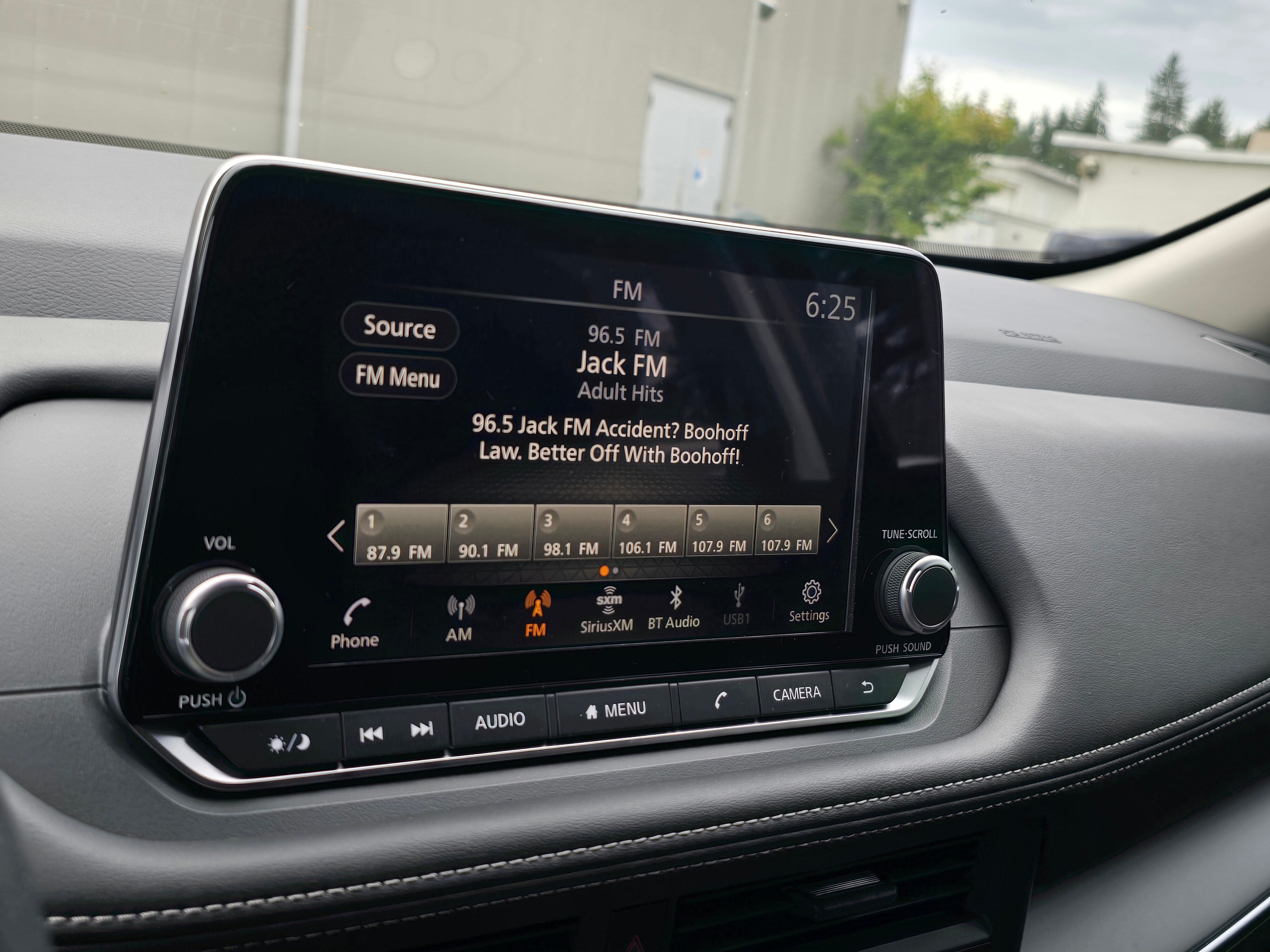 Vehicle image 20 of 26