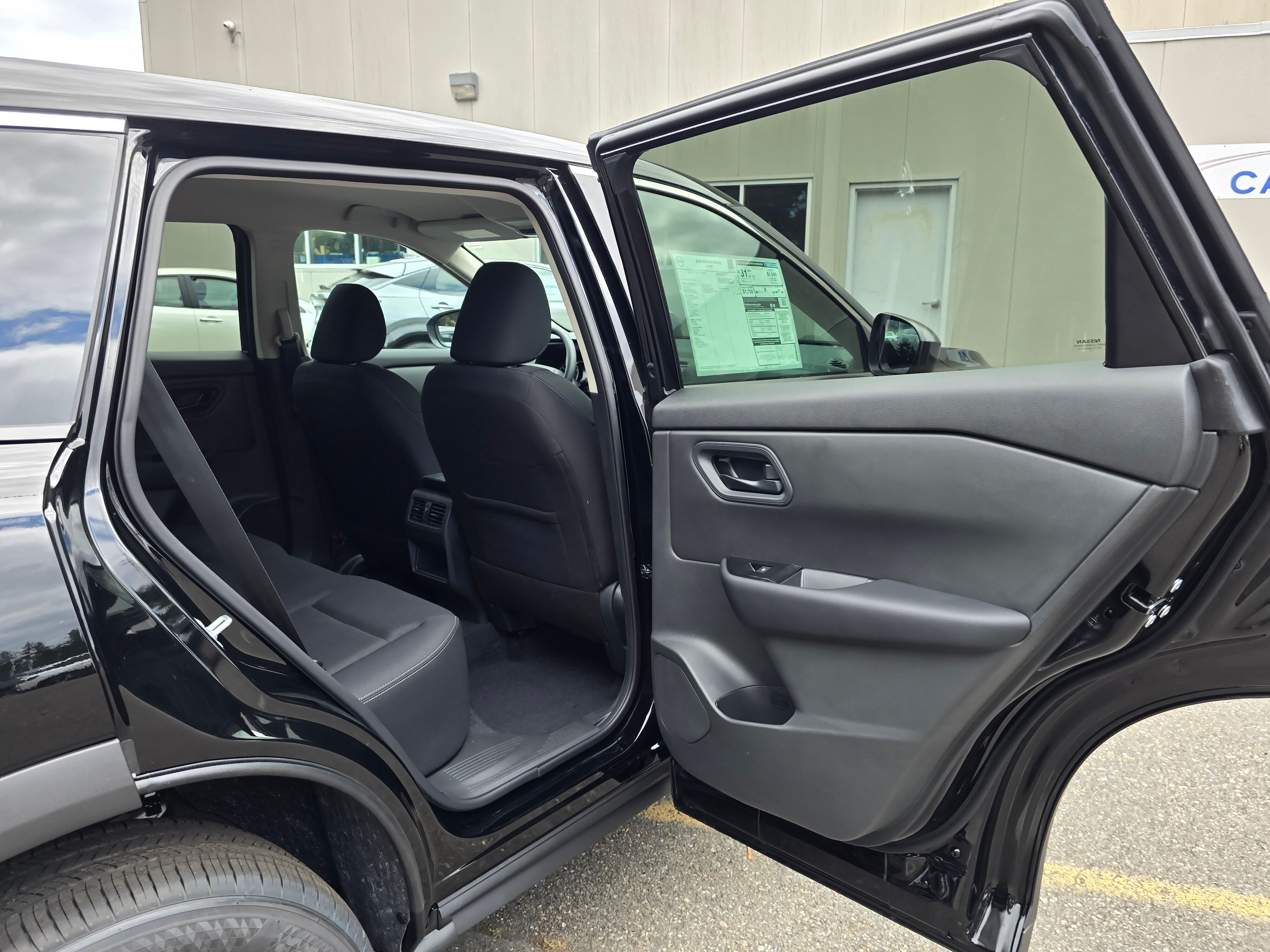Vehicle image 14 of 26