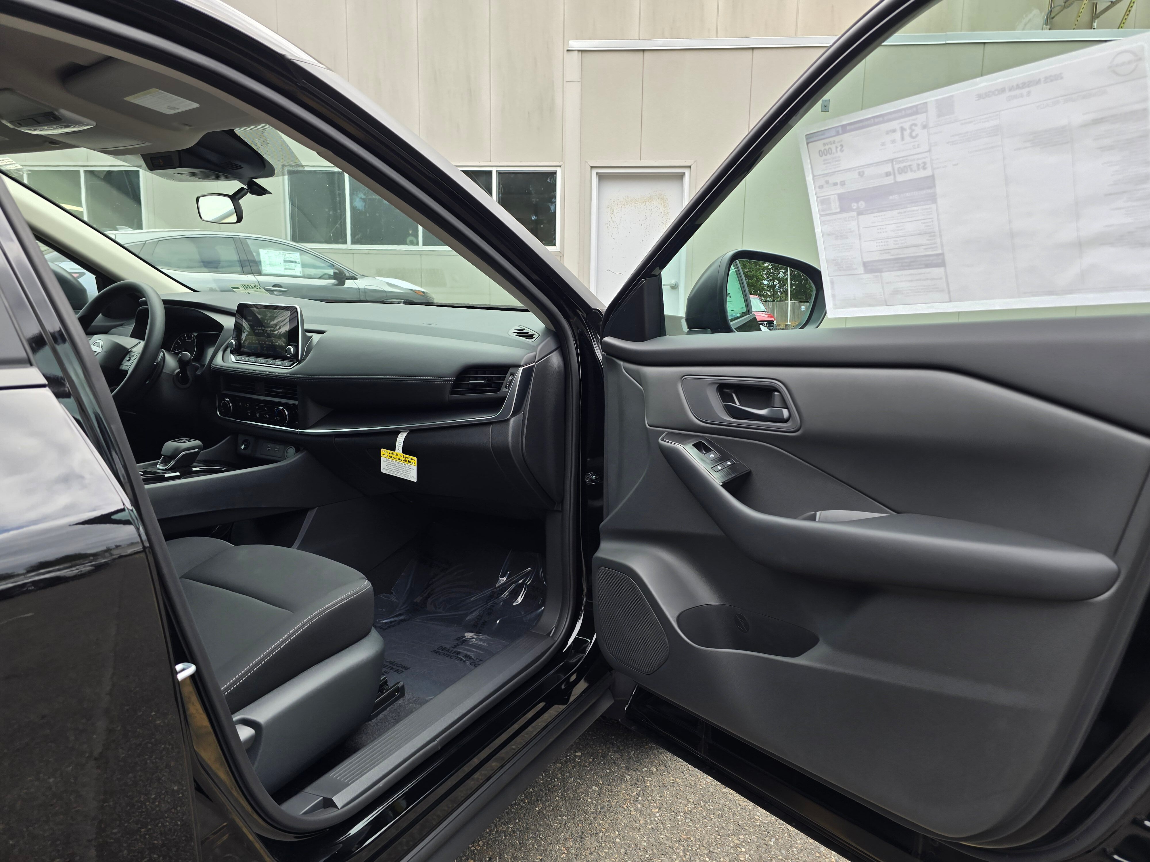 Vehicle image 17 of 26