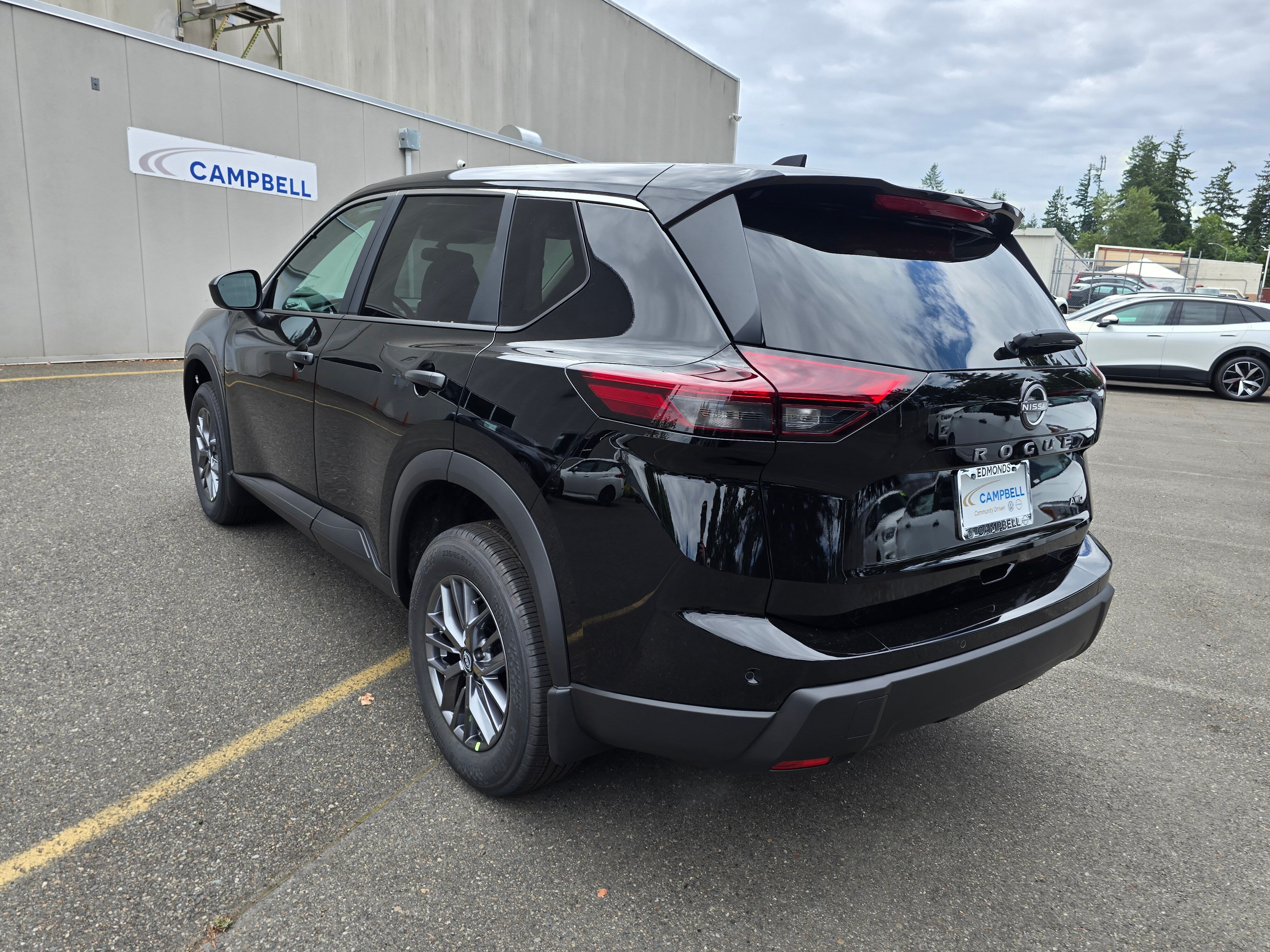 Vehicle image 6 of 26