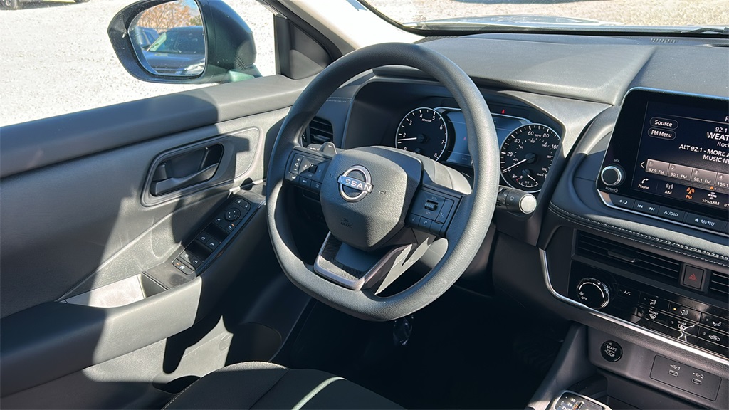 Vehicle image 21 of 30