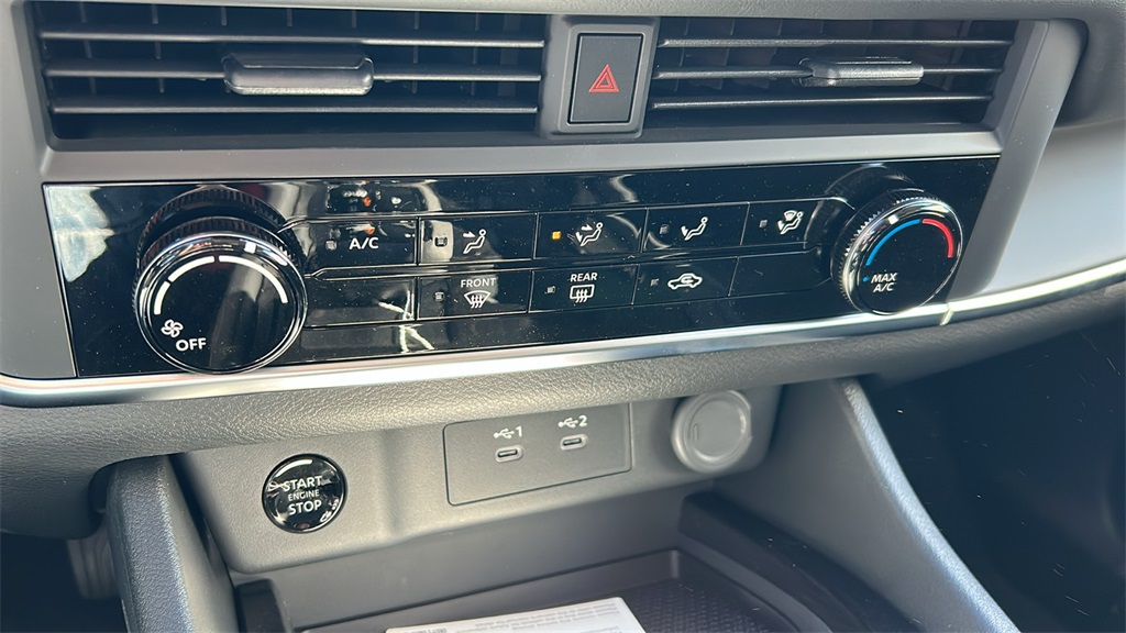 Vehicle image 16 of 30