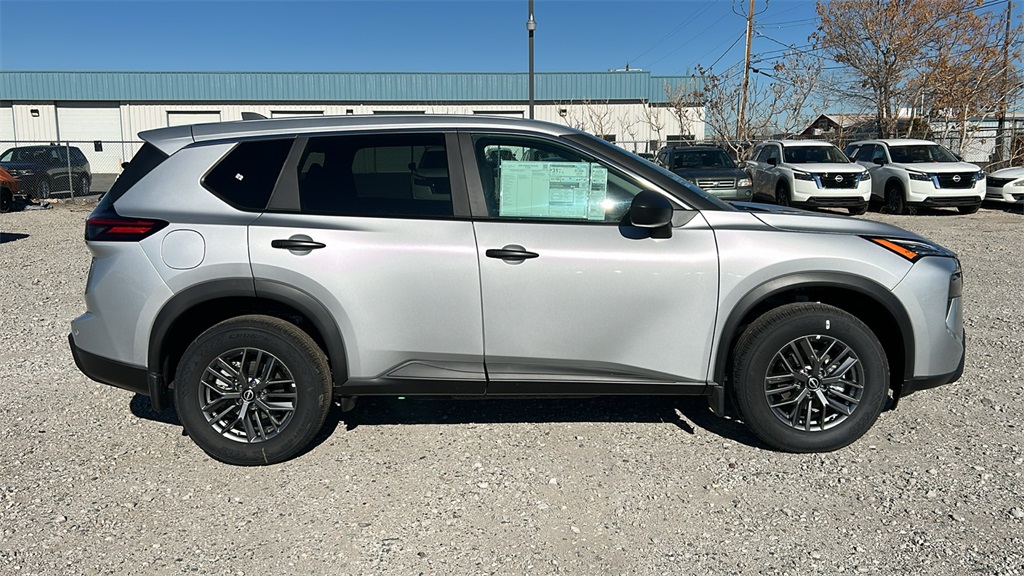 Vehicle image 4 of 30