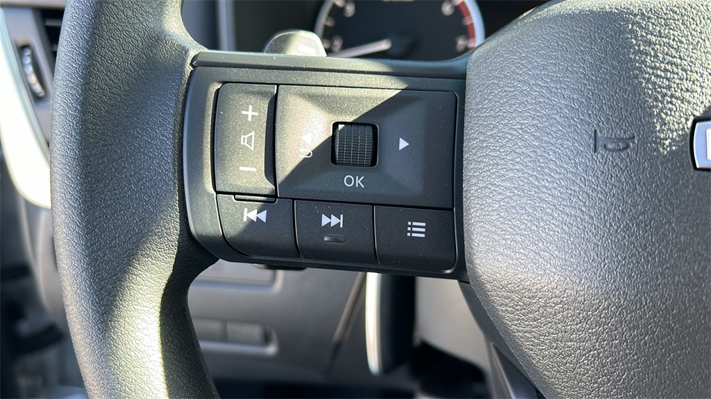 Vehicle image 19 of 30