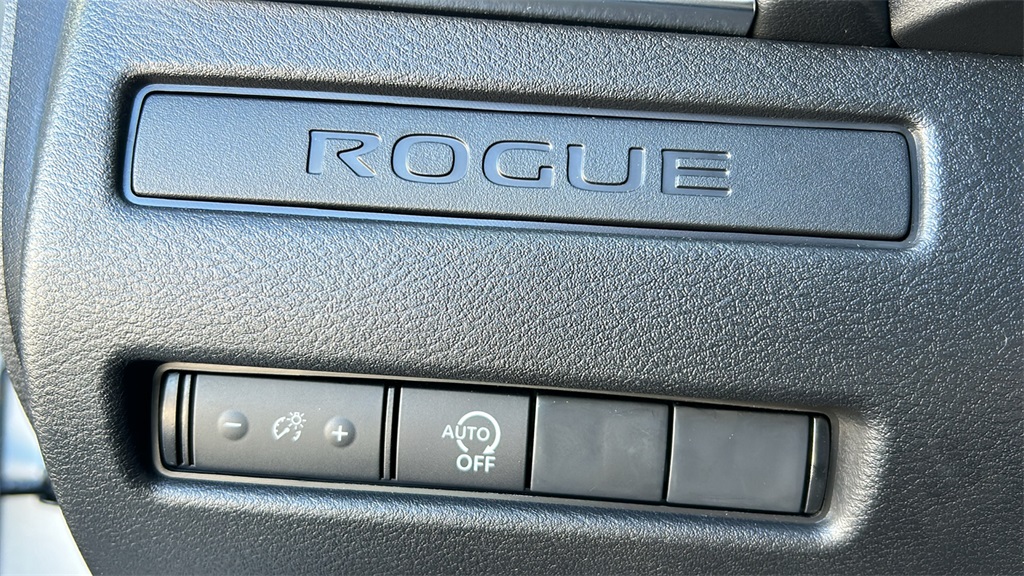 Vehicle image 18 of 30