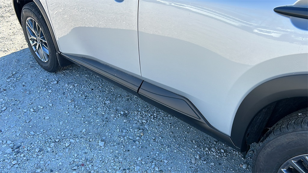 Vehicle image 25 of 30