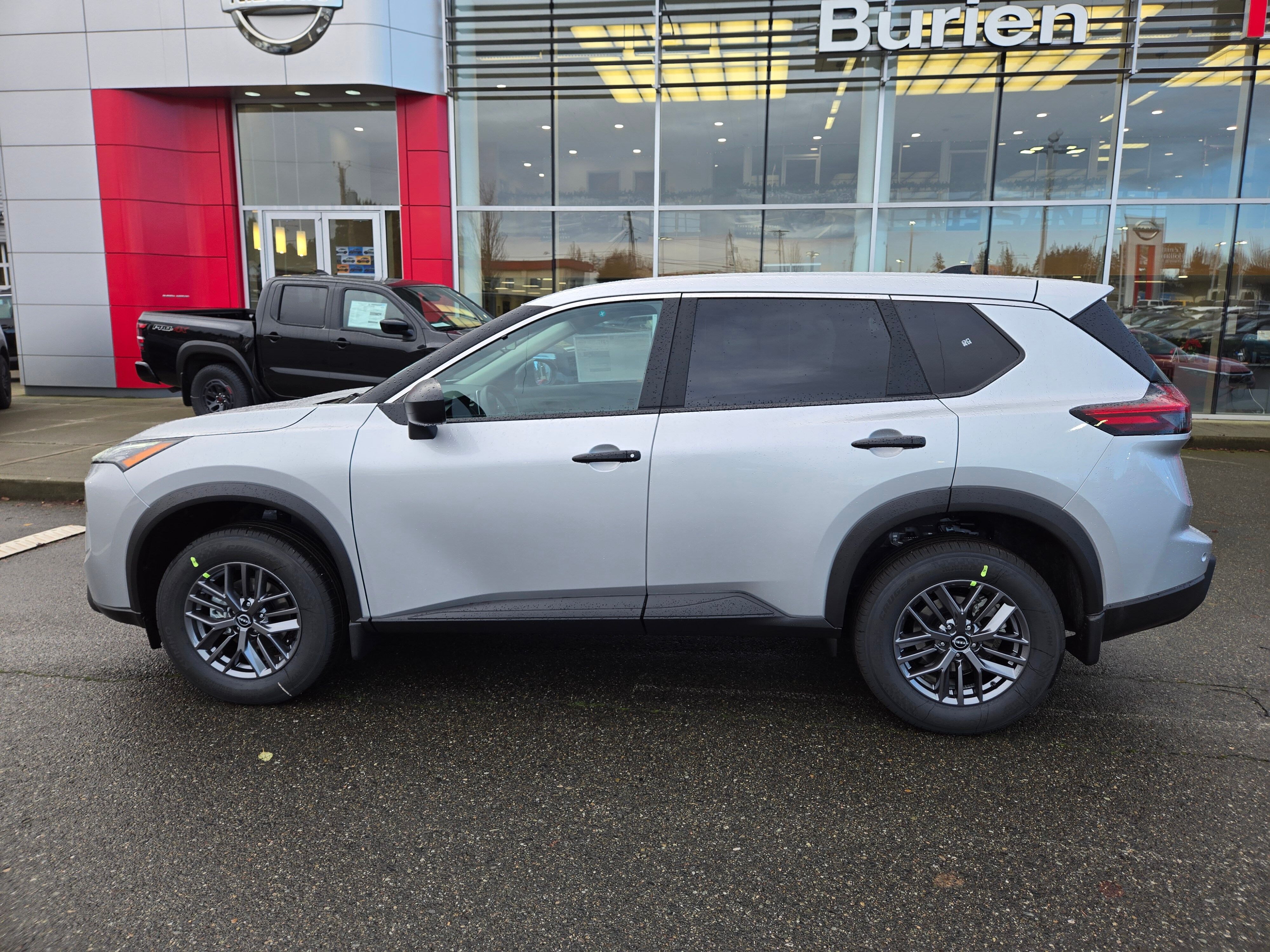 Vehicle image 7 of 24