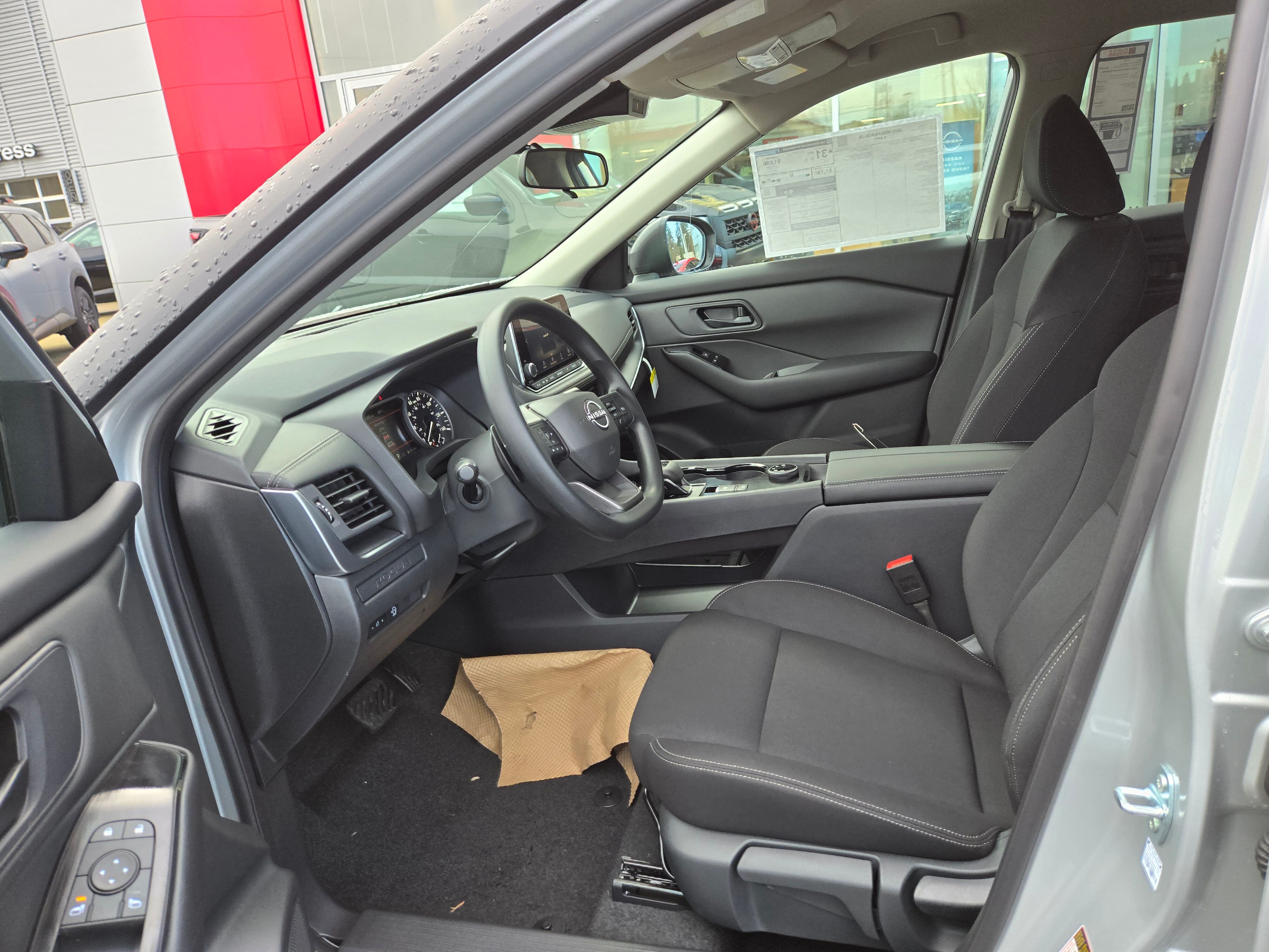 Vehicle image 14 of 24