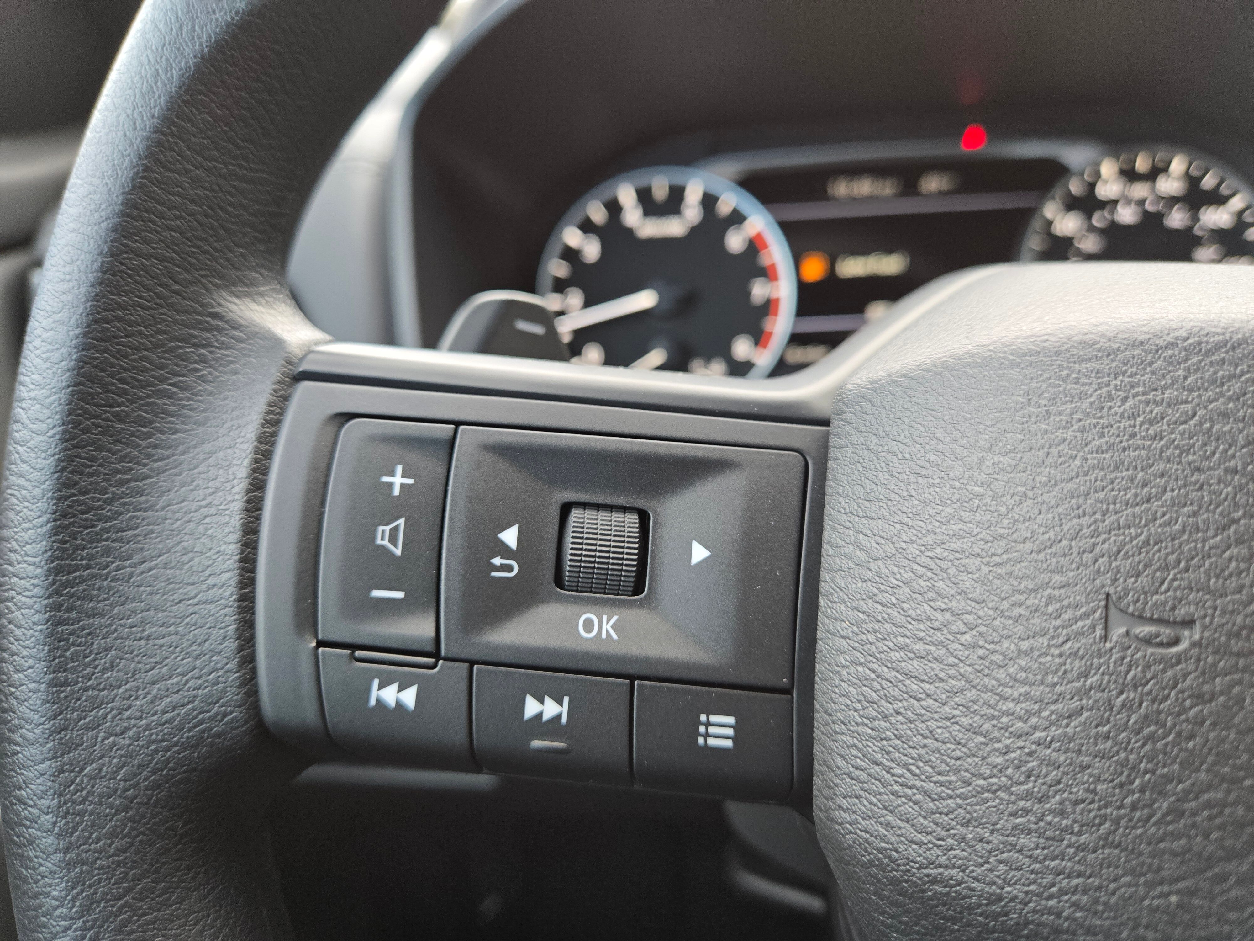 Vehicle image 22 of 24