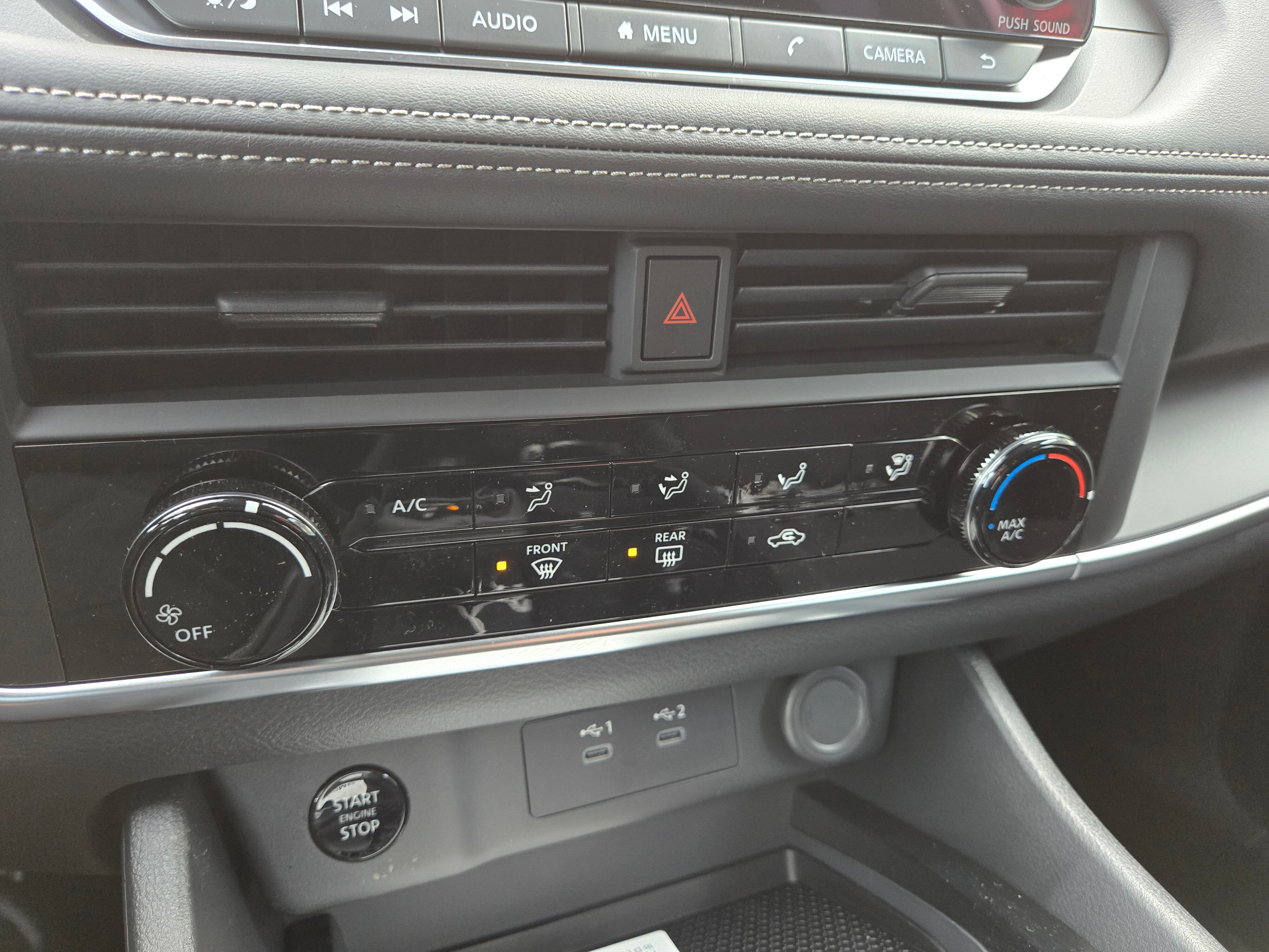 Vehicle image 18 of 24