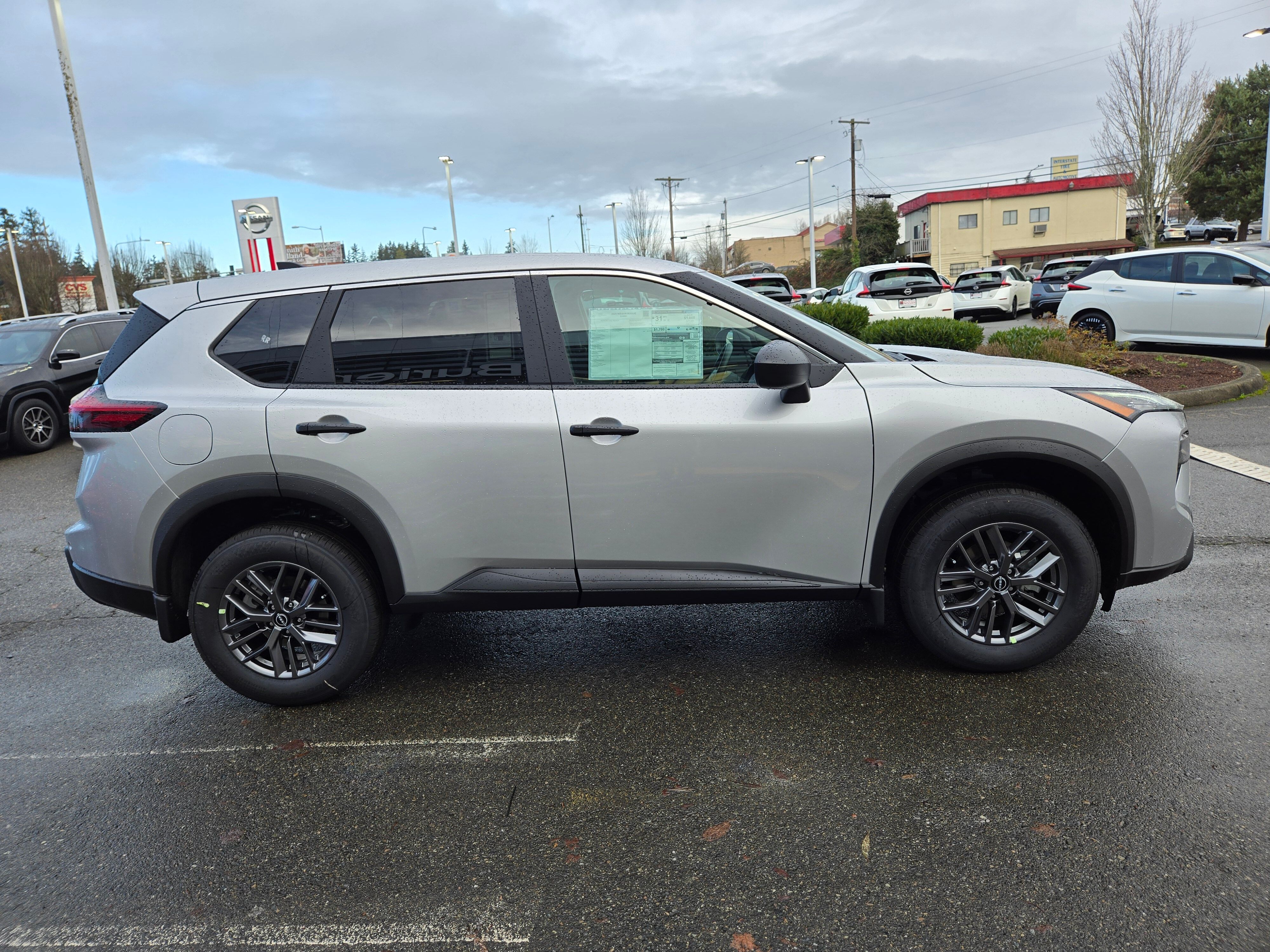 Vehicle image 4 of 24