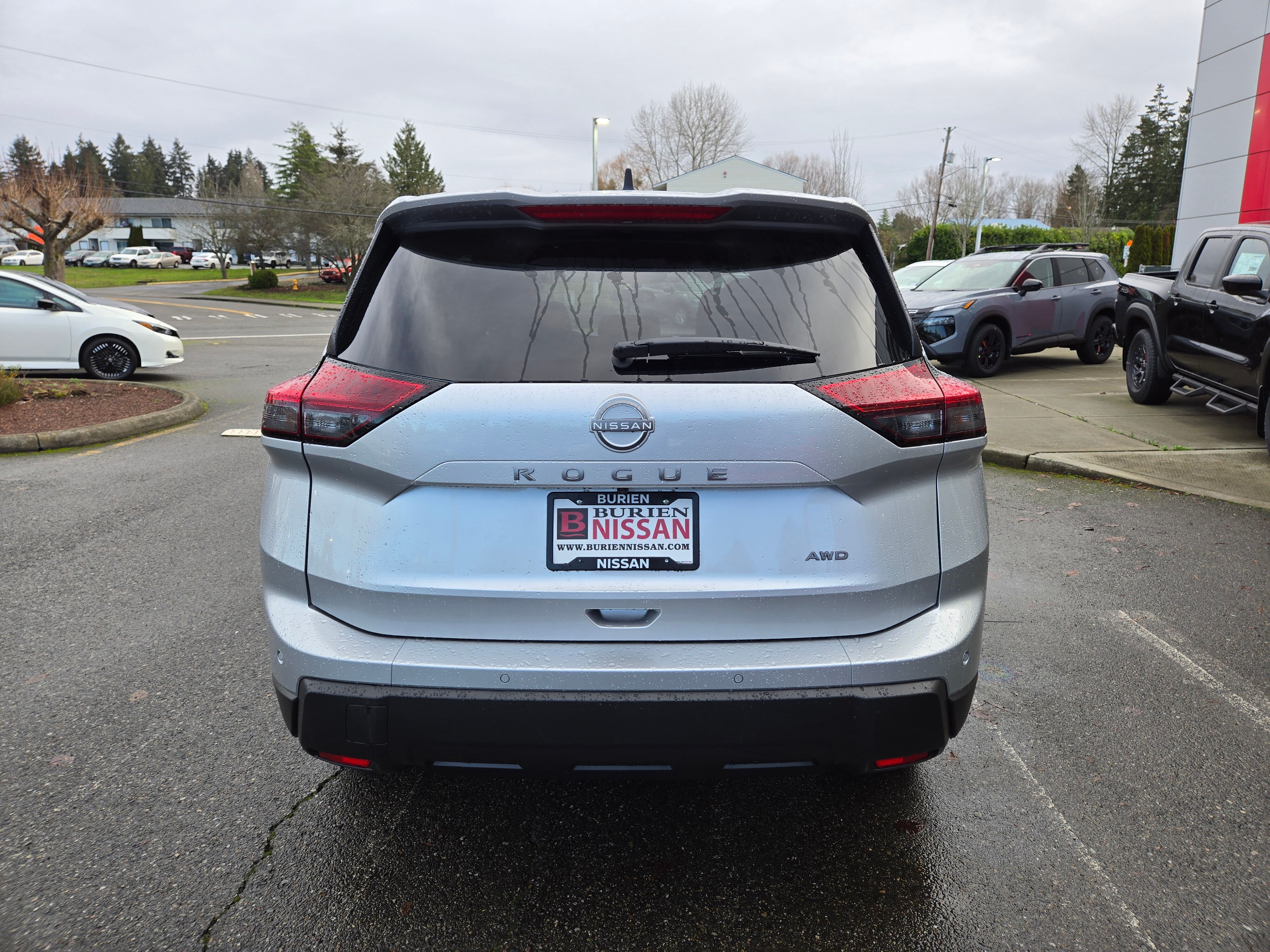 Vehicle image 9 of 24