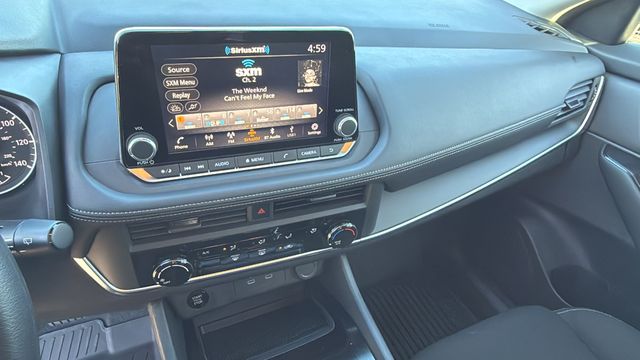 Vehicle image 26 of 35