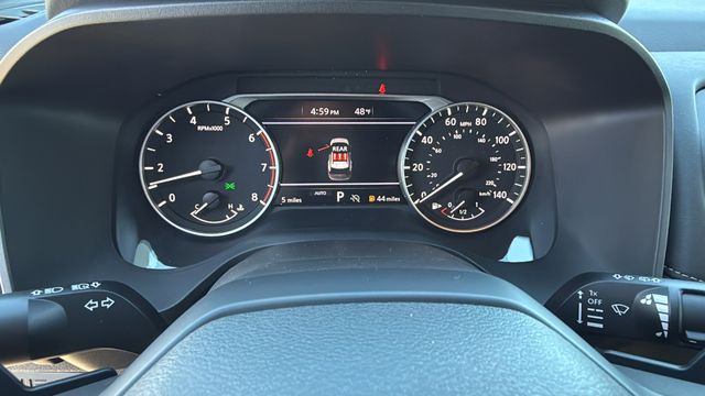 Vehicle image 32 of 35