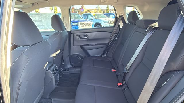 Vehicle image 18 of 35