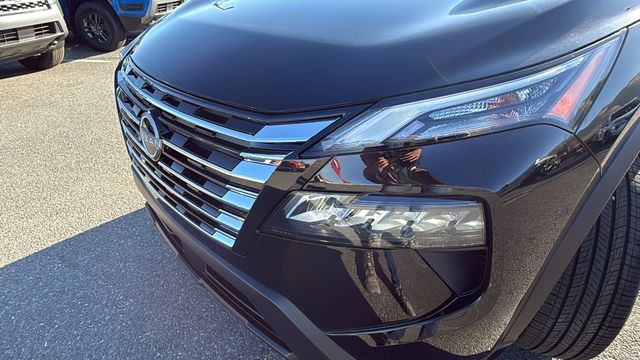 Vehicle image 9 of 35