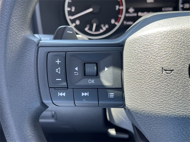 Vehicle image 13 of 28