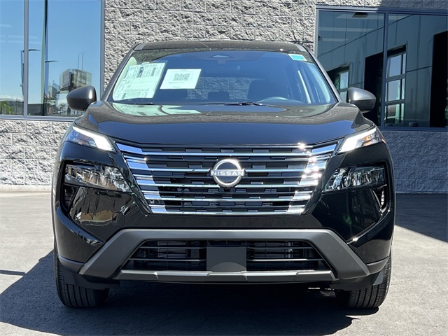 Vehicle image 2 of 28