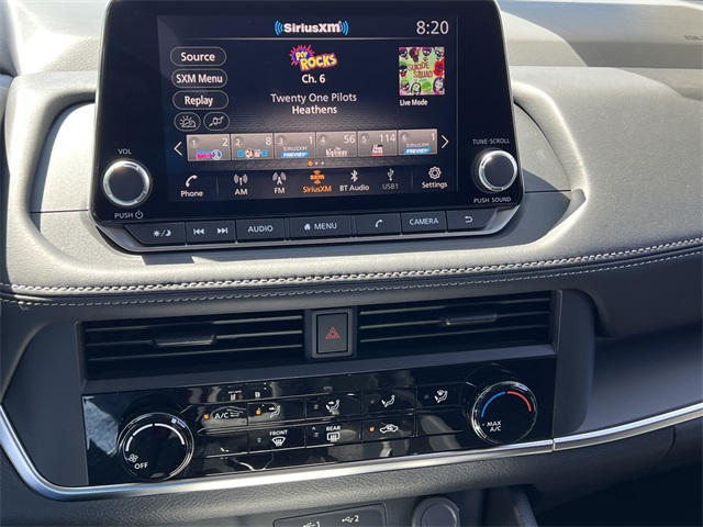 Vehicle image 19 of 28