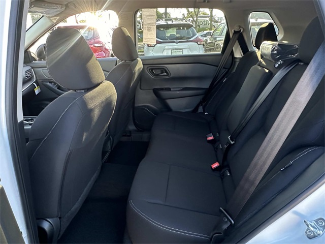 Vehicle image 9 of 18