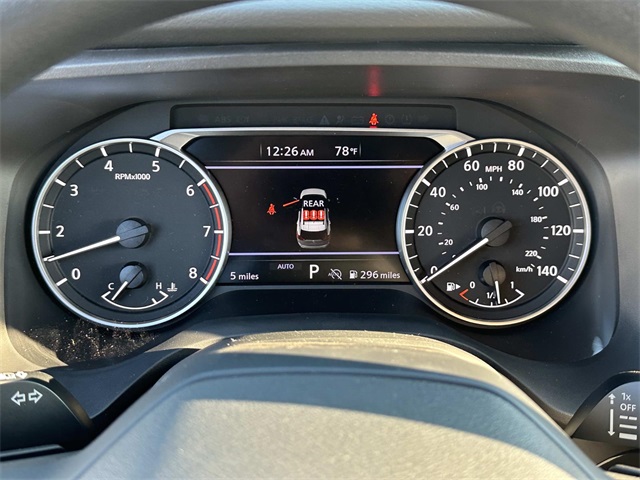 Vehicle image 12 of 18