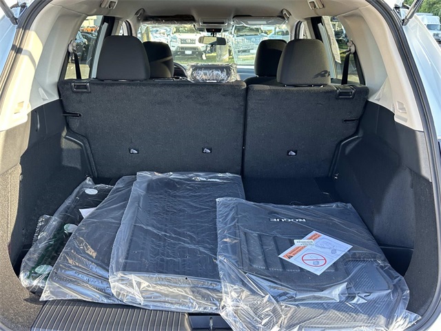 Vehicle image 7 of 18