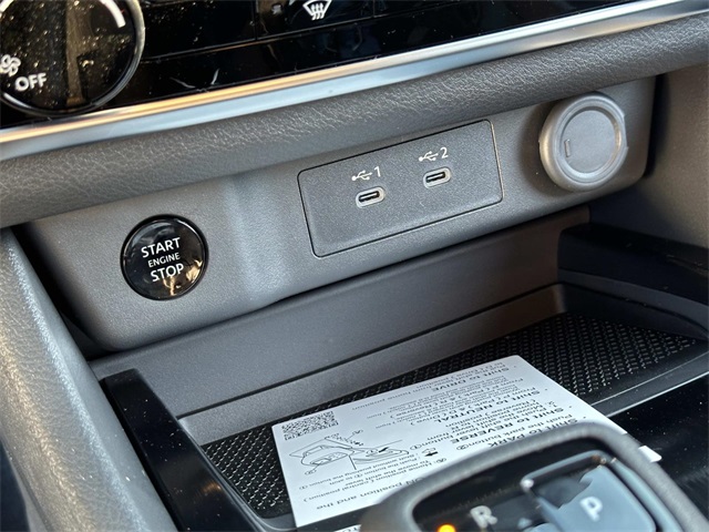 Vehicle image 16 of 18