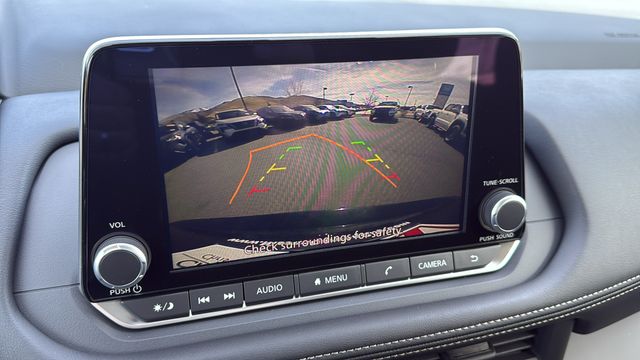Vehicle image 27 of 34